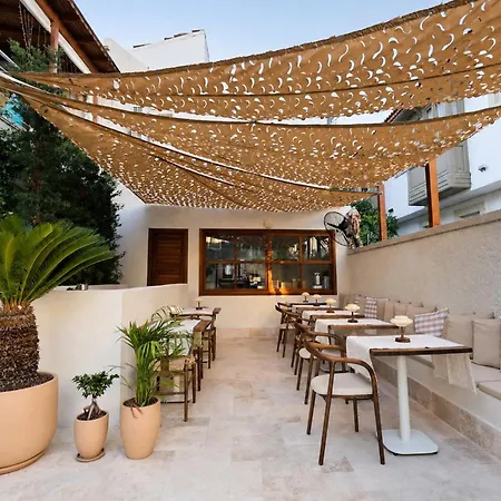 מלון House Sola *